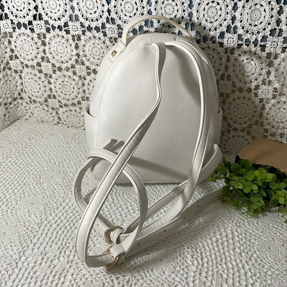 Missy hummingbird/flowers vegan backpack - Picture 6 of 15